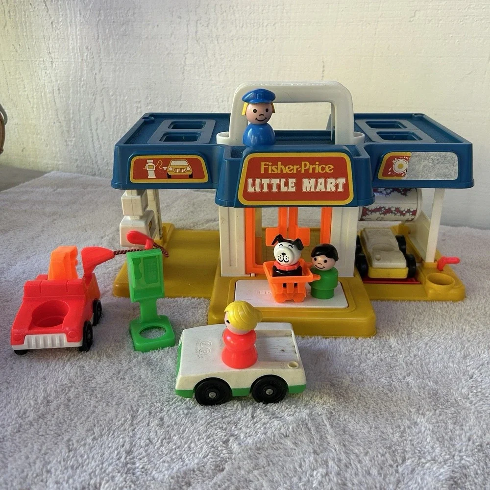 Fisher Price Vintage Little People Mini Mart #2580 With Cars People Figures EUC